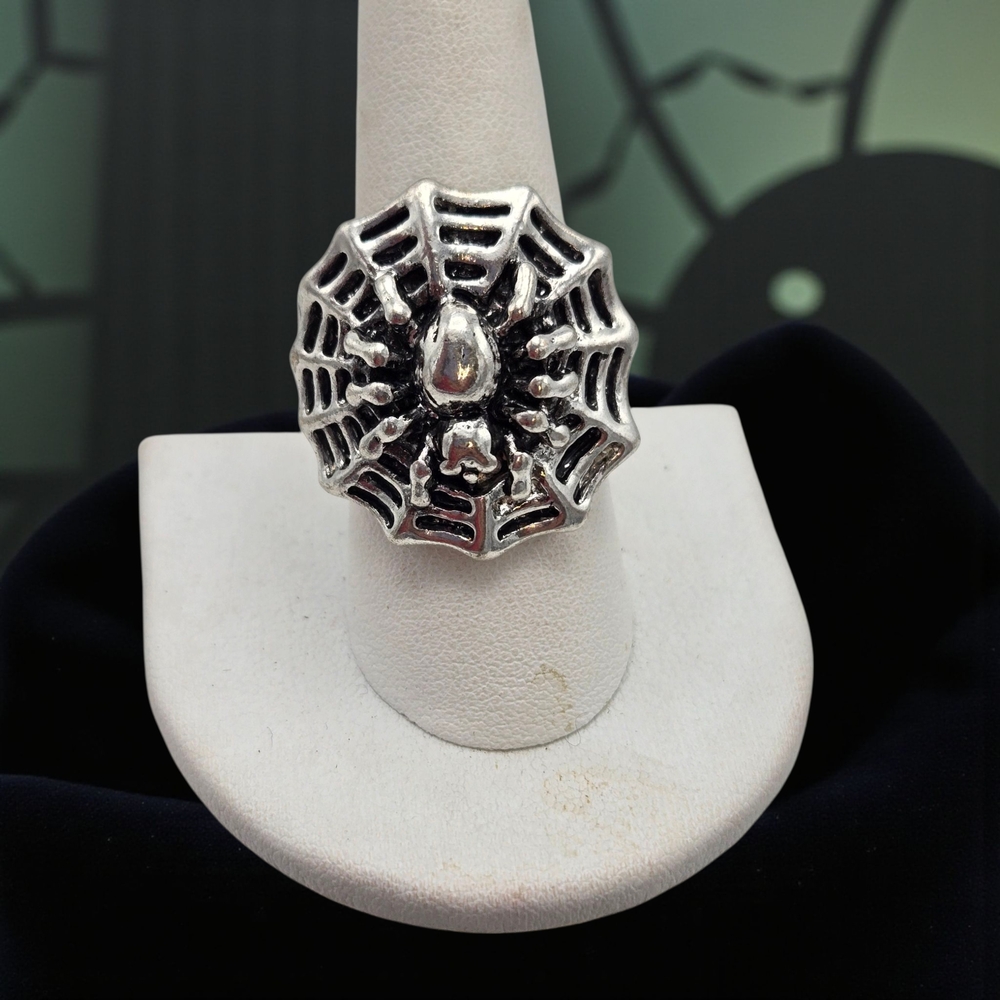 Handcrafted Silver & Black Spider In Web Ring Sz 8.75 Men's Women's  Unisex